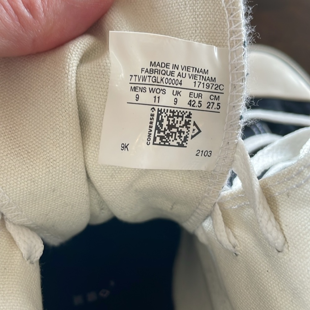 Millie Bobby Brown & Converse Collab - Picture 4 of 8